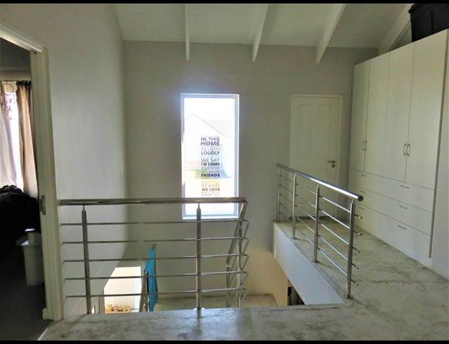 4 BEDROOM HOUSE FOR SALE IN LAGUNA SANDS